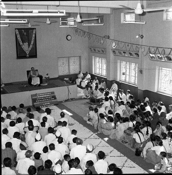 MEHER BABA AT PUNE CENTER